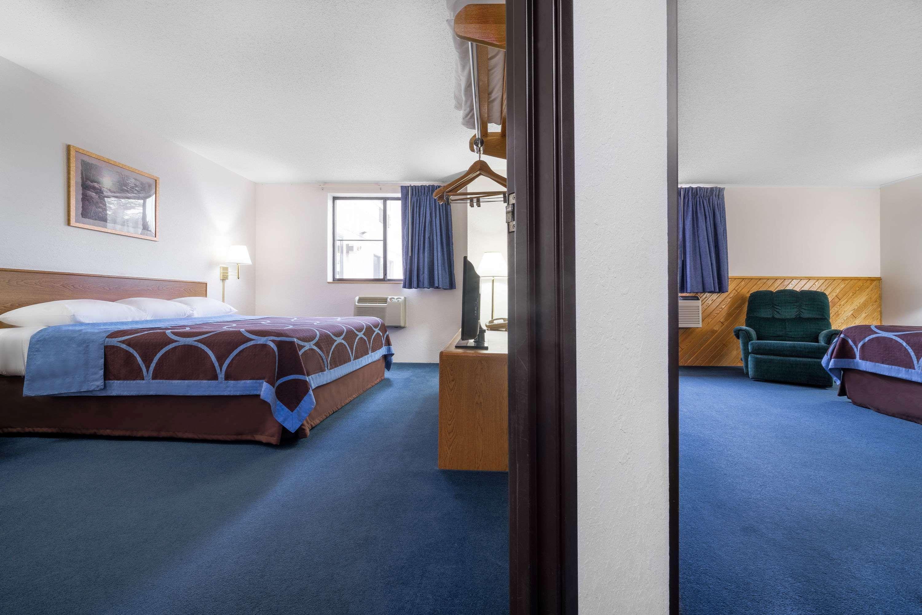 Super 8 By Wyndham Park Rapids Hotel Buitenkant foto