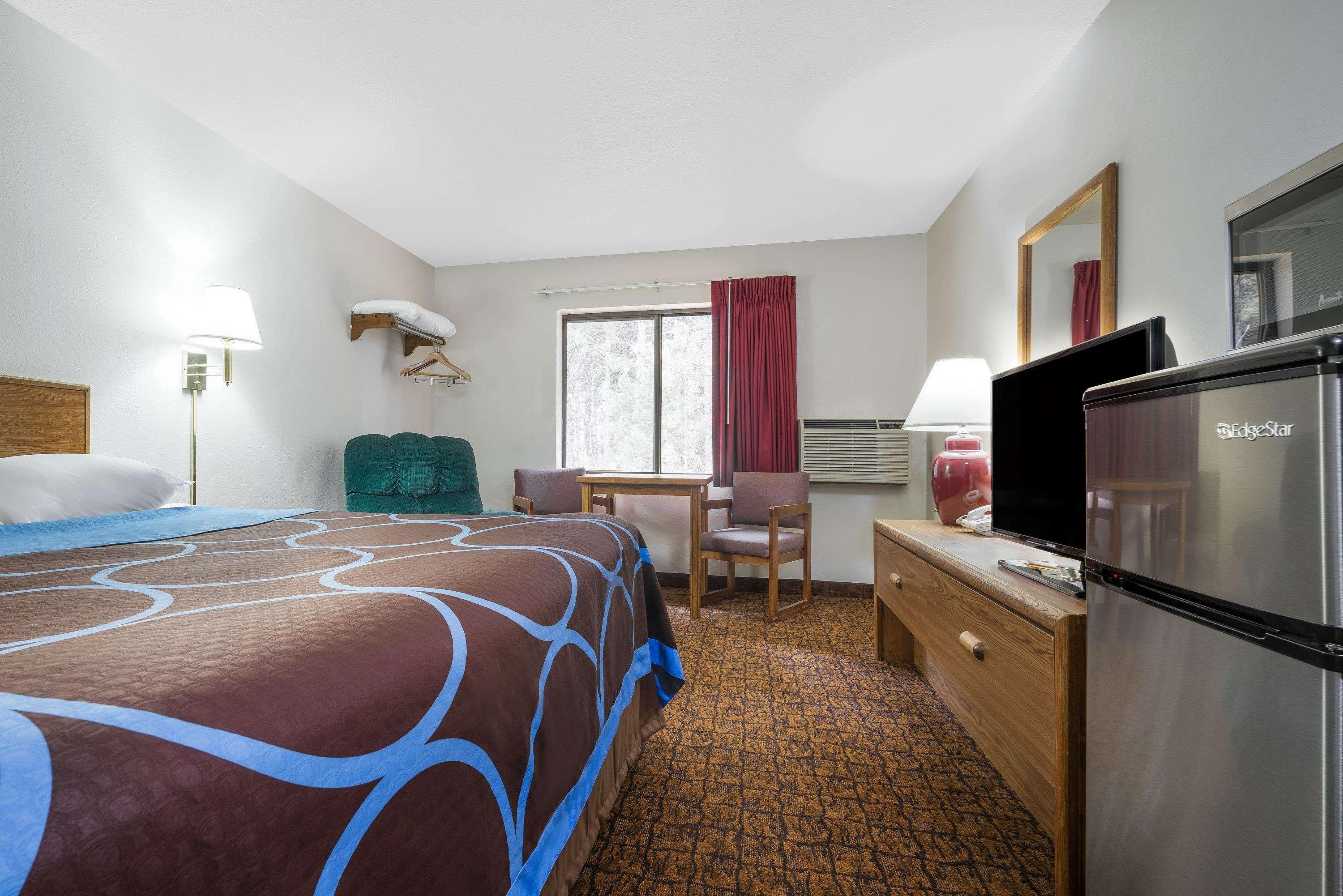 Super 8 By Wyndham Park Rapids Hotel Buitenkant foto