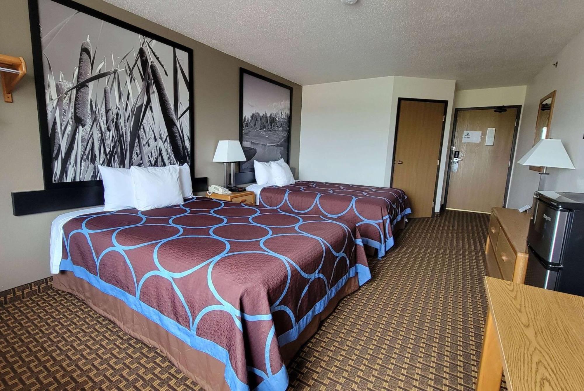 Super 8 By Wyndham Park Rapids Hotel Buitenkant foto