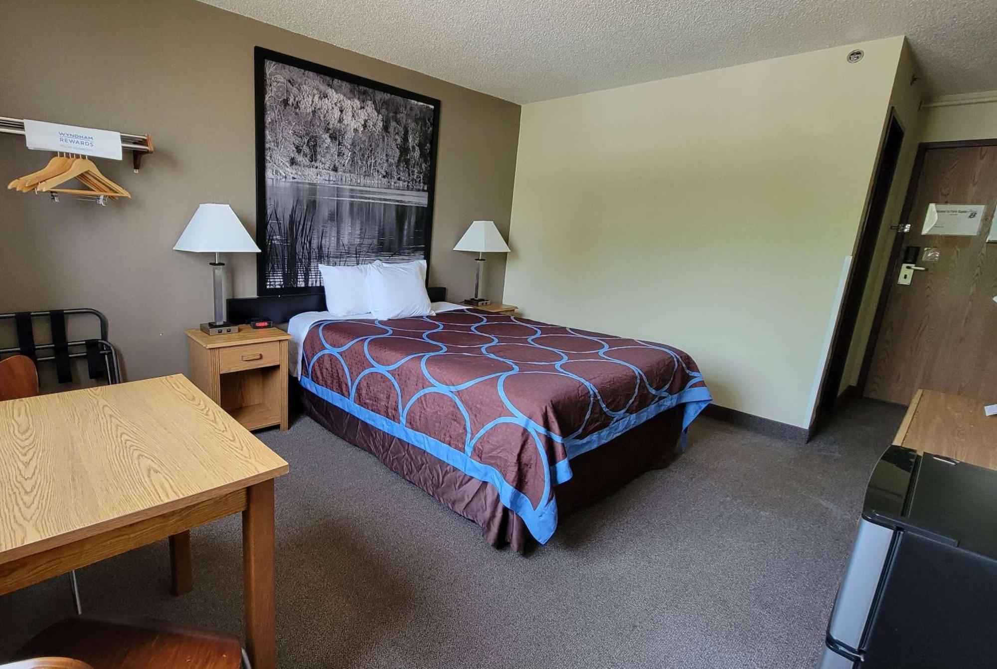 Super 8 By Wyndham Park Rapids Hotel Buitenkant foto