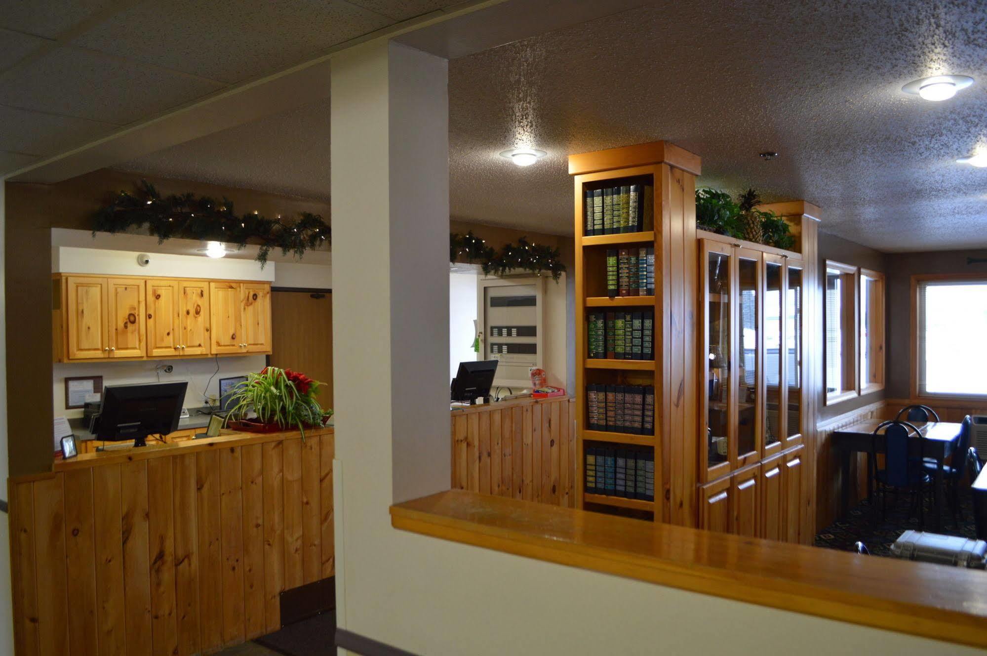 Super 8 By Wyndham Park Rapids Hotel Buitenkant foto